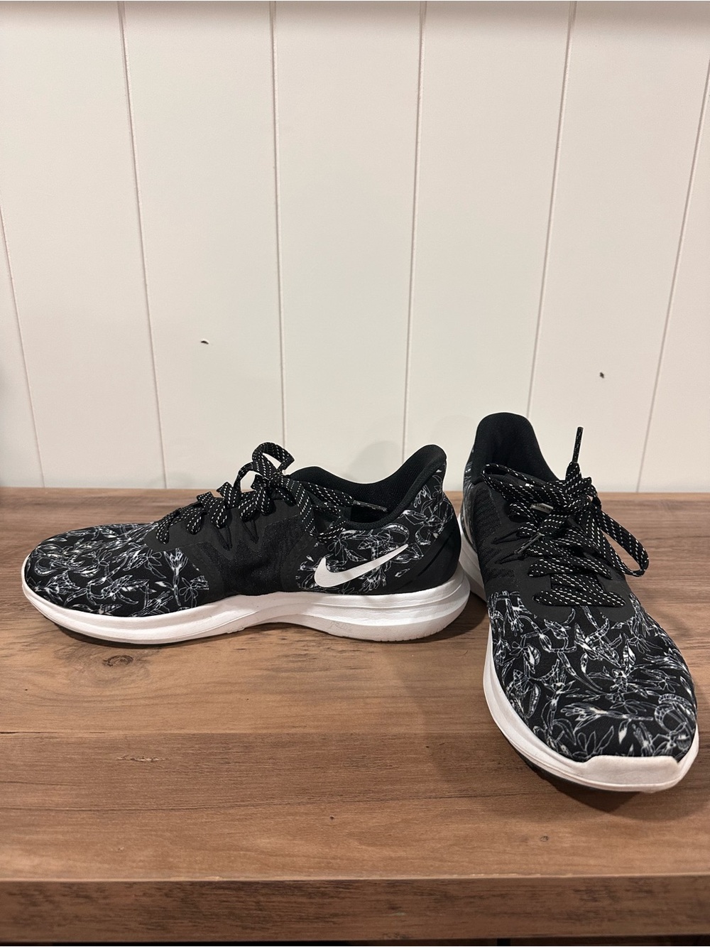 Nike Men’s Black and White Floral-Print Athletic Shoes